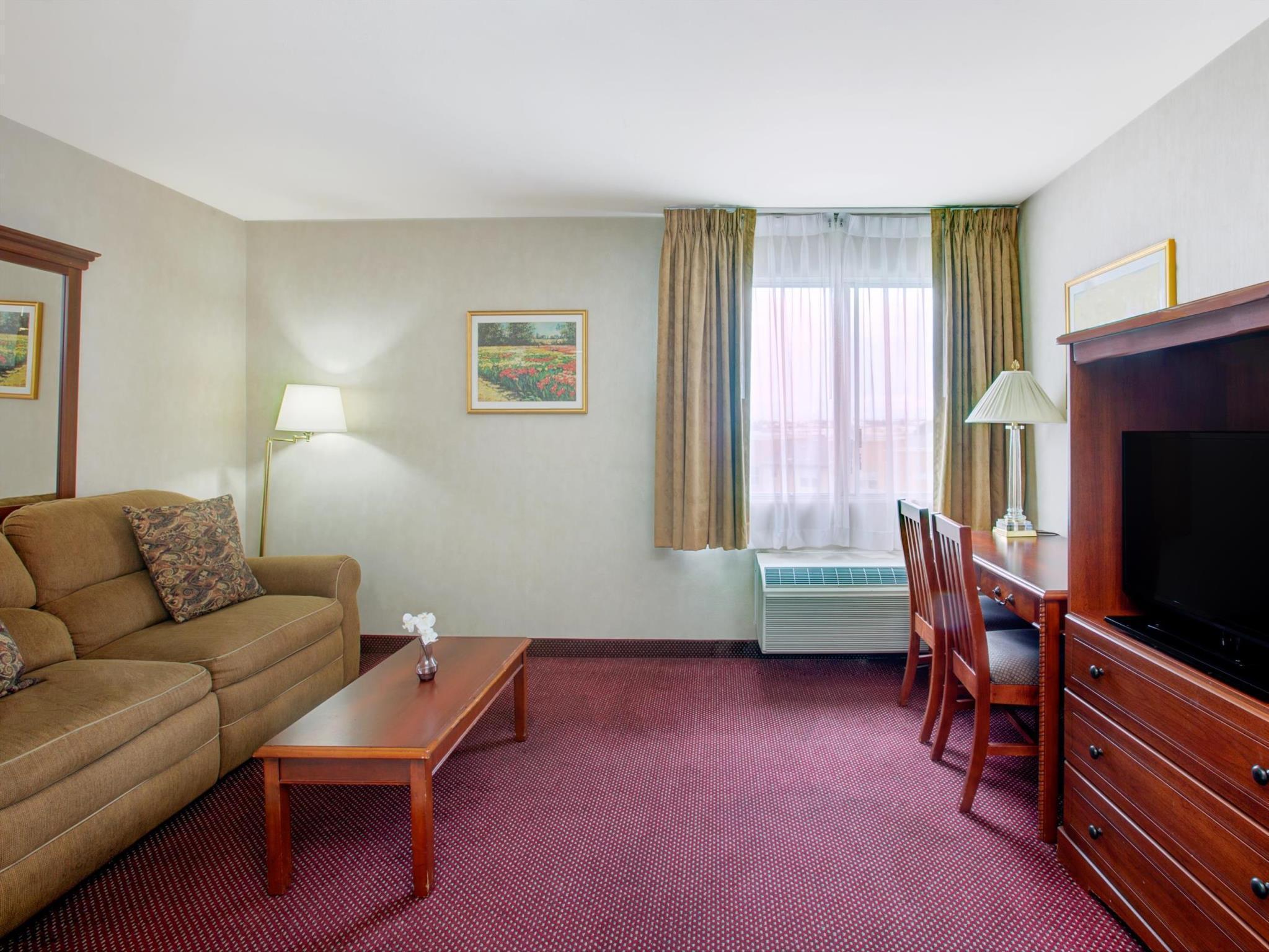 Готель Ramada By Wyndham Hawthorne/Lax Екстер'єр фото